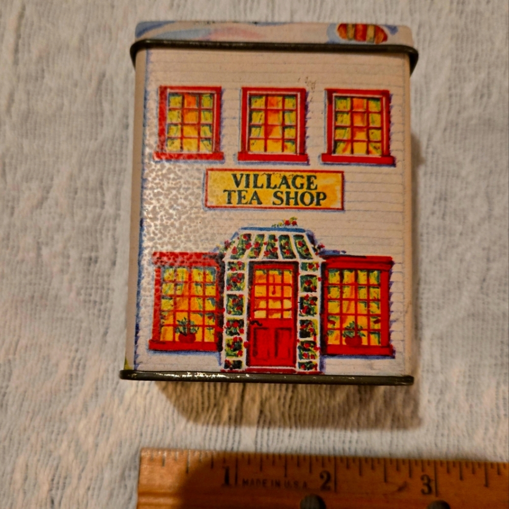 Set of 2 Lillian veron Tea Tin Houses.